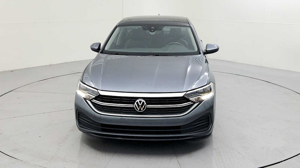 Used 2024 Volkswagen Jetta SE Sedan