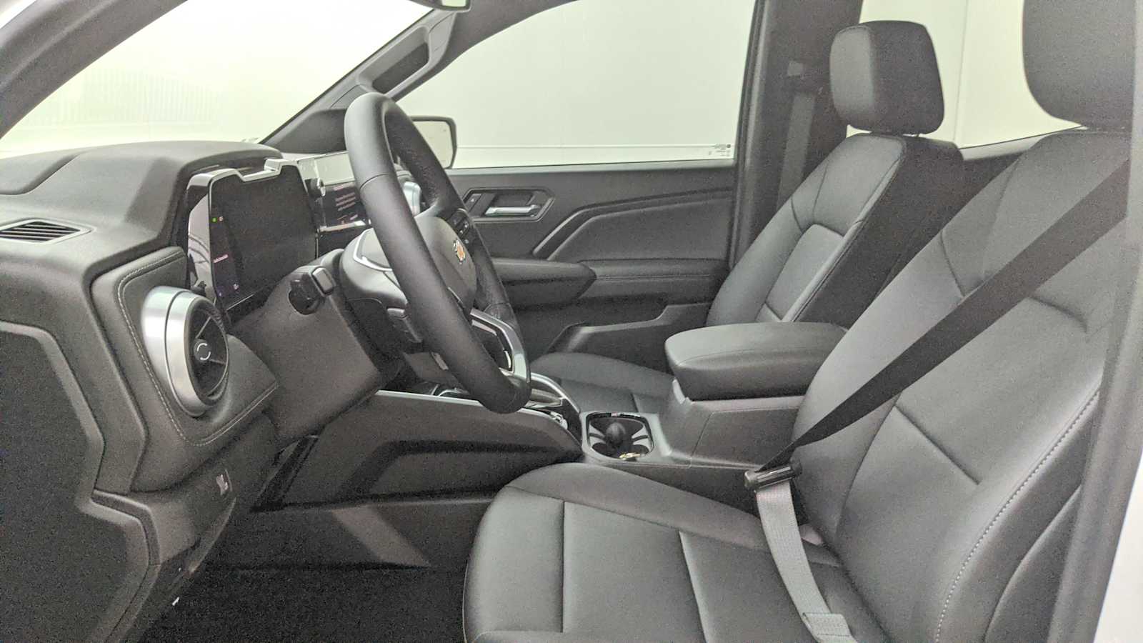 2025 Chevrolet Colorado LT - Photo 14