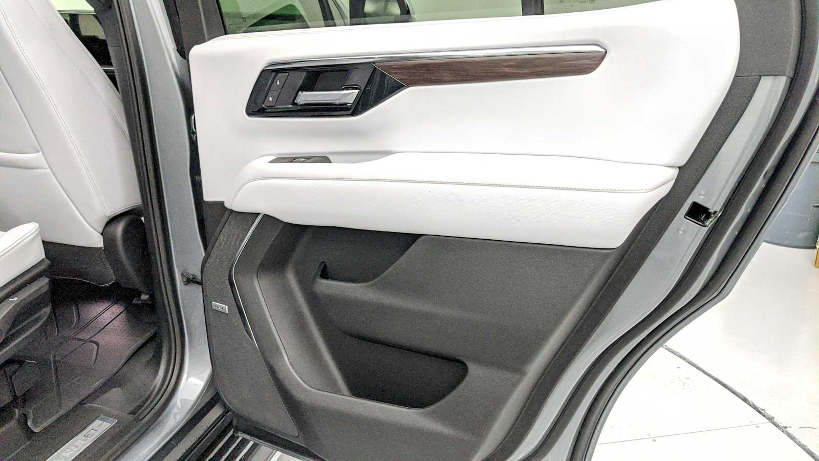 2026 Chevrolet Tahoe Premier - Photo 33