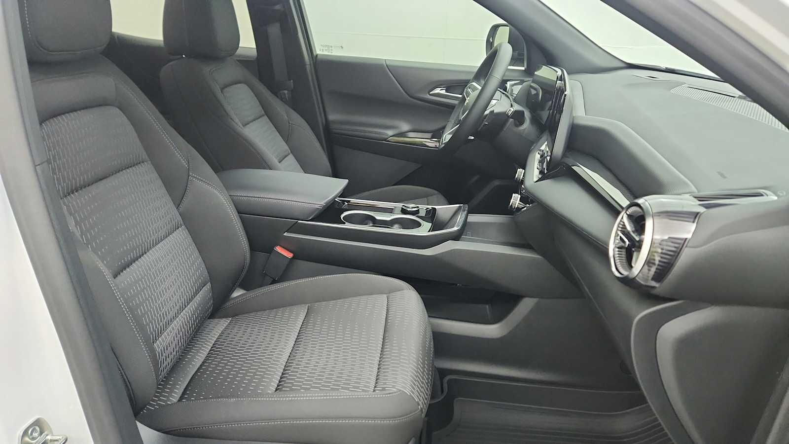 2027 Chevrolet Equinox LT - Photo 26