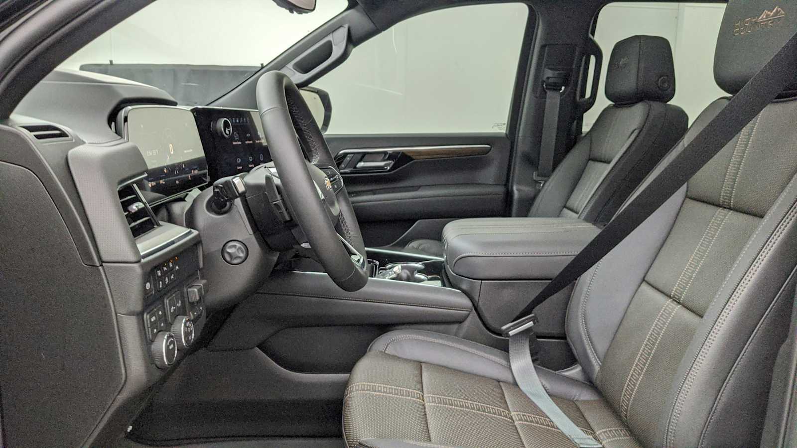 2026 Chevrolet Suburban High Country - Photo 12