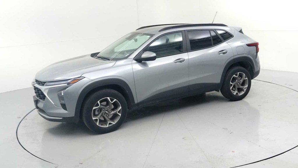 Used 2025 Chevrolet Trax LT SUV