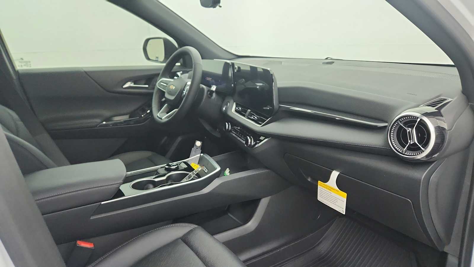 2027 Chevrolet Equinox LT - Photo 25