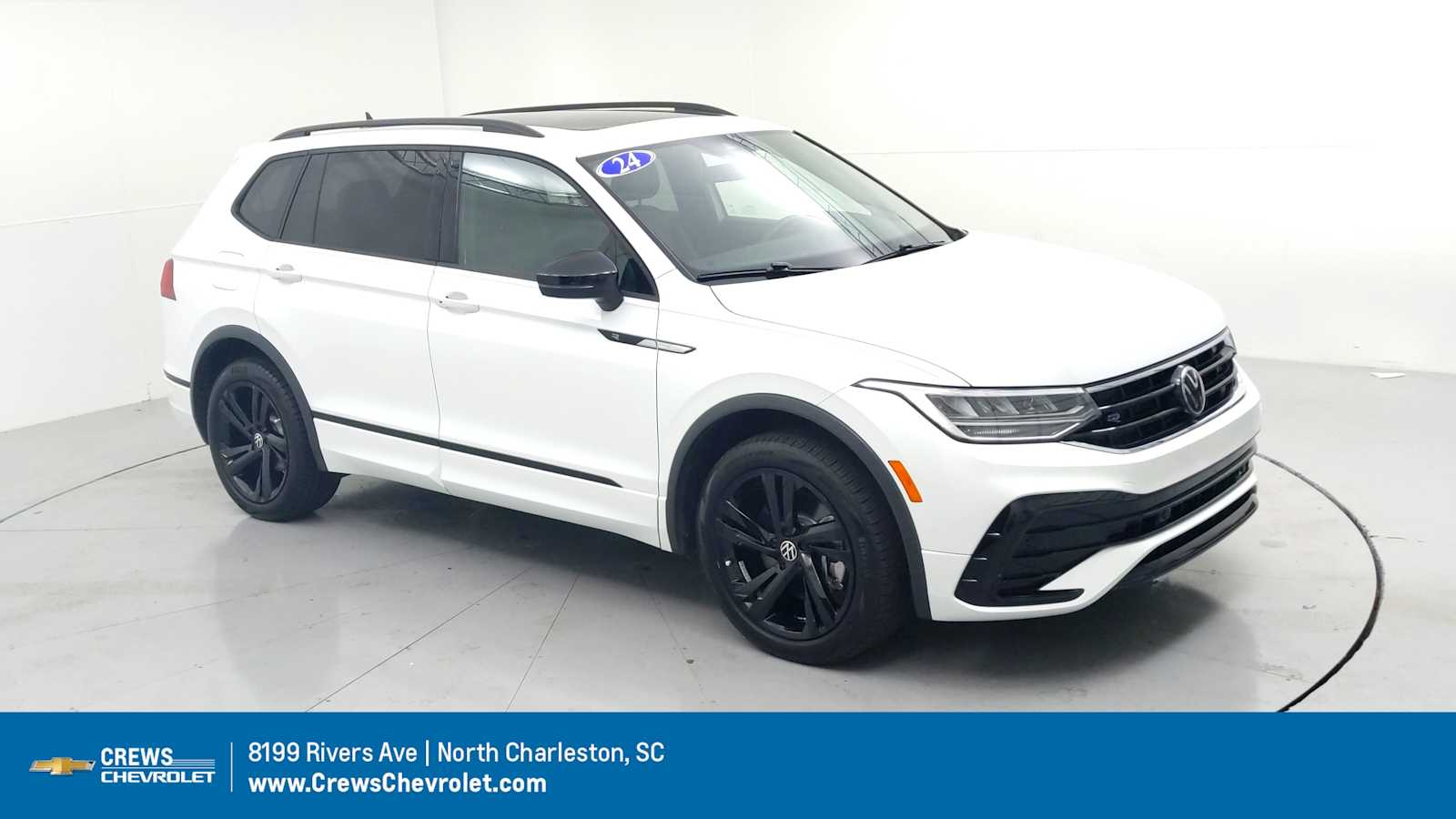 2024 Volkswagen Tiguan 2.0T SE R-Line Black's photo