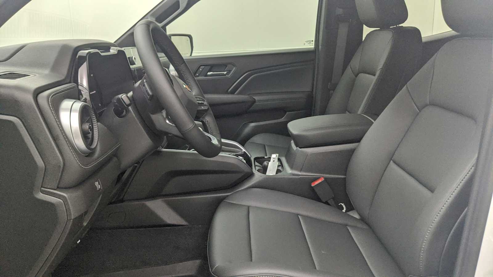 2026 Chevrolet Colorado LT - Photo 12