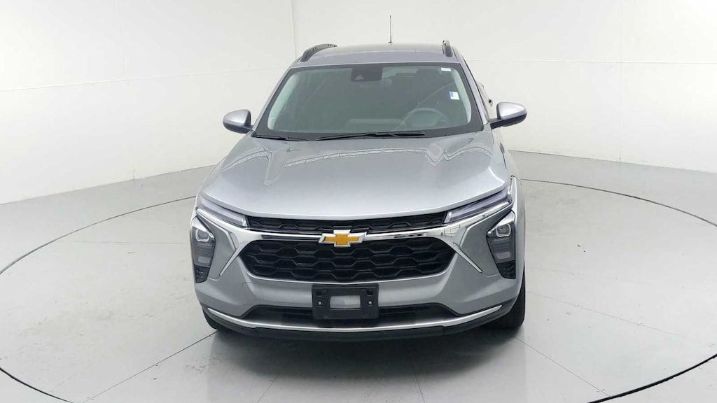 Used 2025 Chevrolet Trax LT SUV