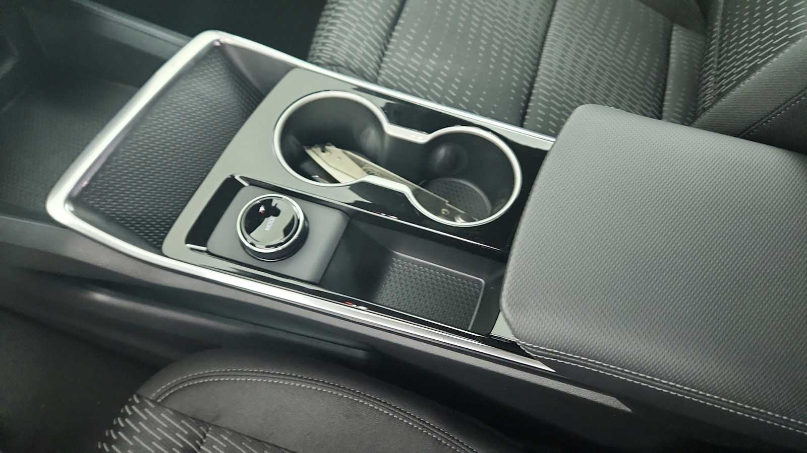 2027 Chevrolet Equinox LT - Photo 16