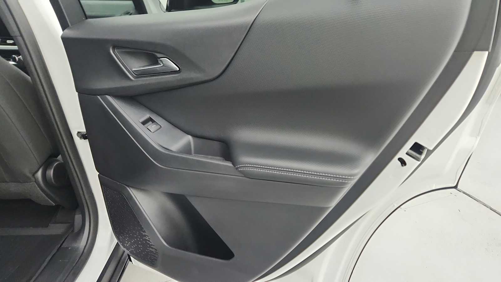 2027 Chevrolet Equinox LT - Photo 29