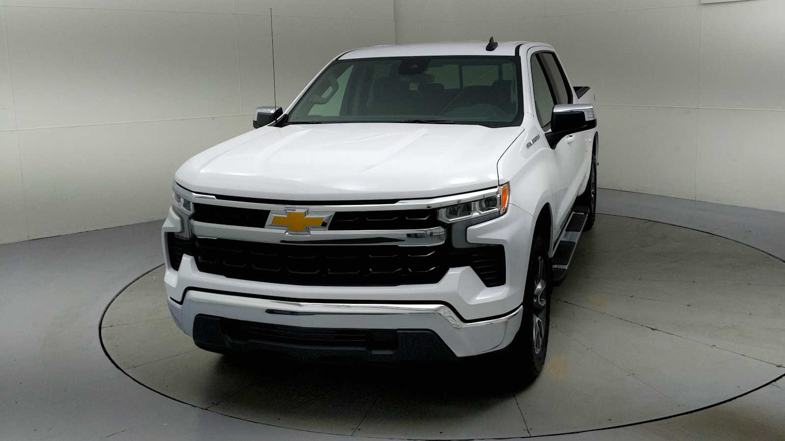 2026 Chevrolet Silverado 1500 LT photo 3