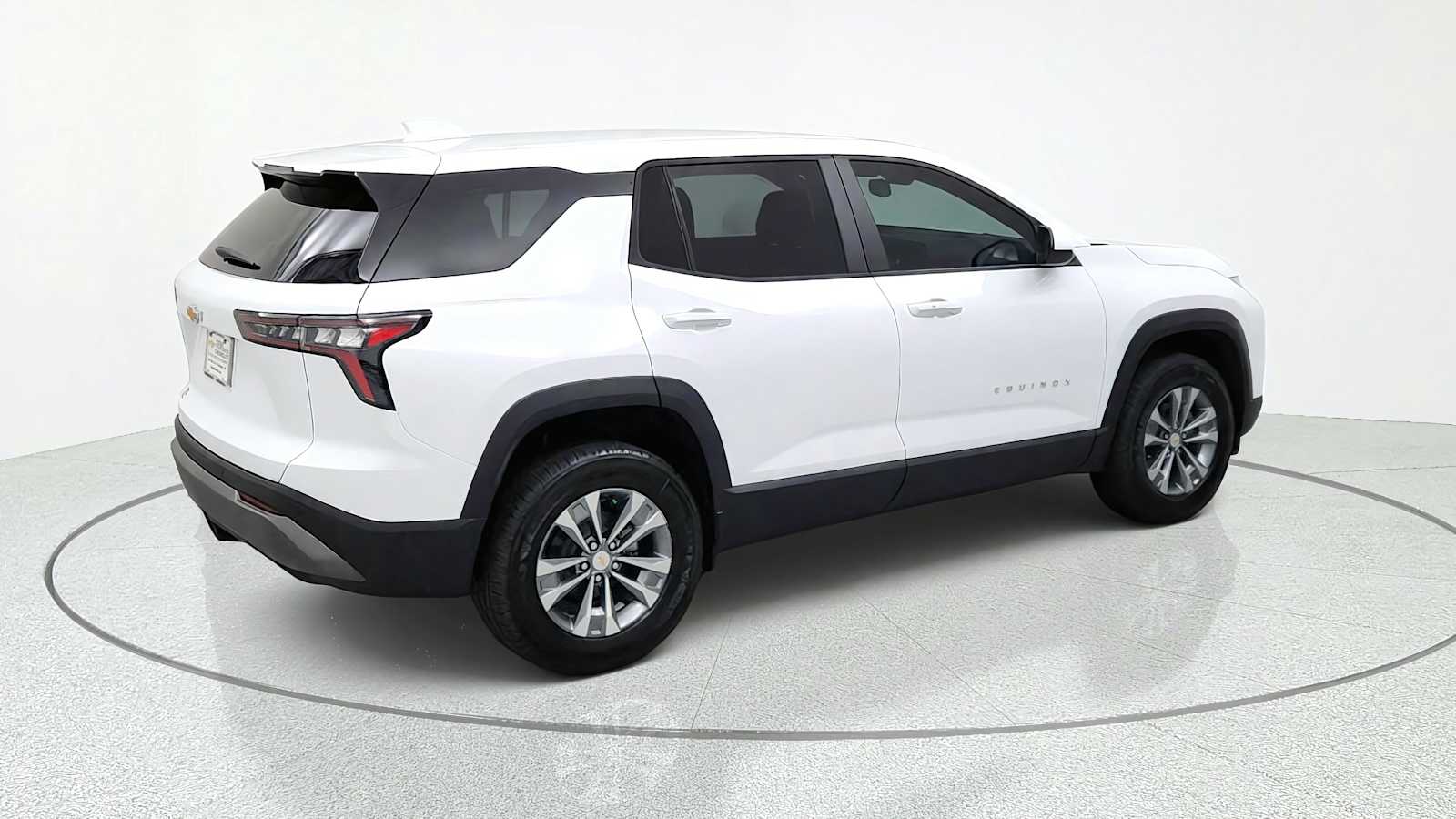 2027 Chevrolet Equinox LT - Photo 9