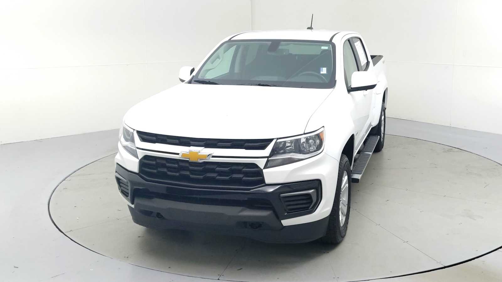 2022 Chevrolet Colorado LT photo 3