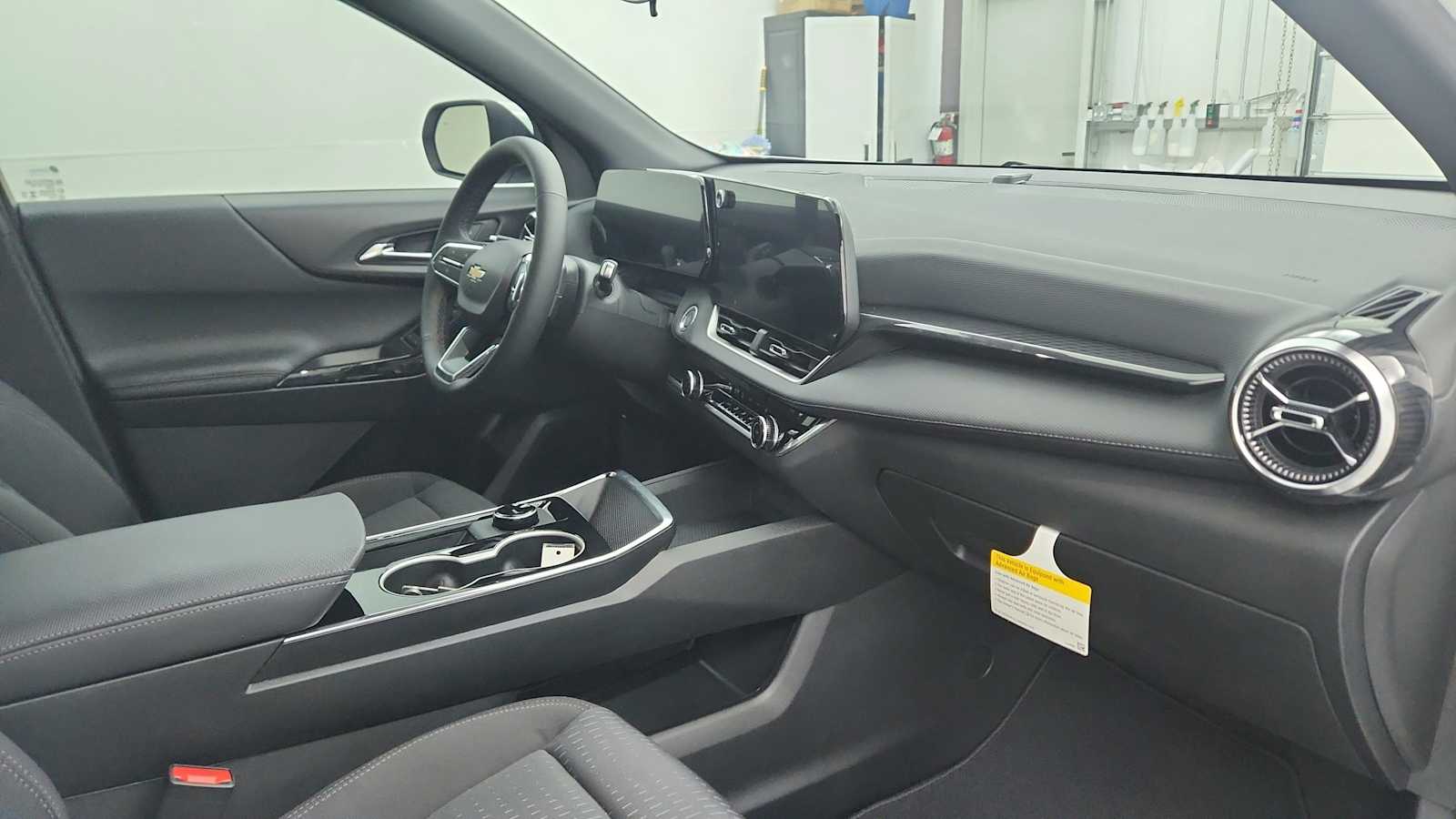 2027 Chevrolet Equinox LT - Photo 25