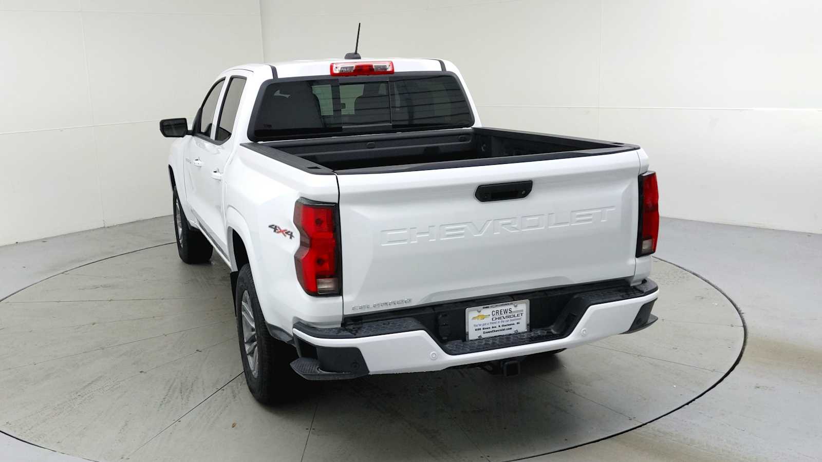 2025 Chevrolet Colorado LT - Photo 8