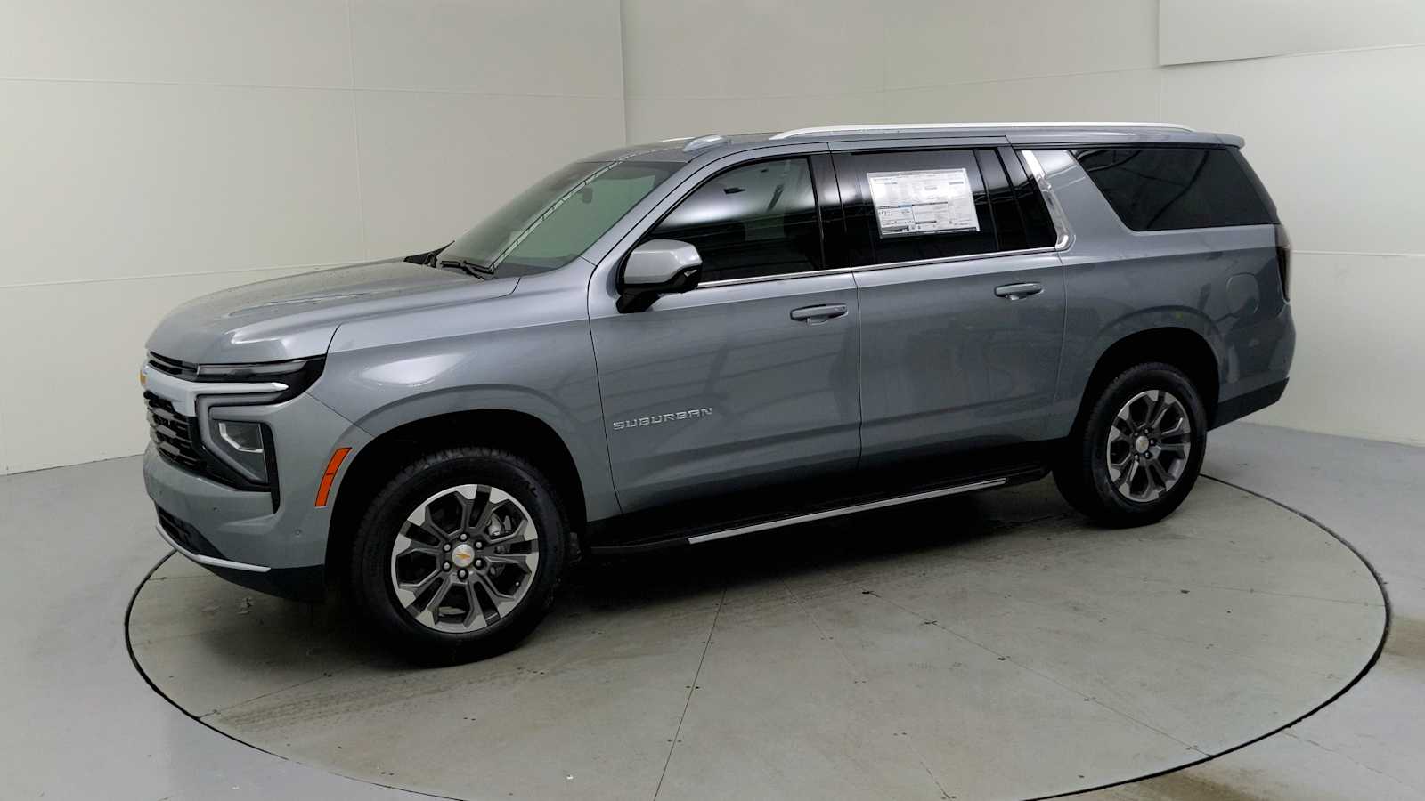 2026 Chevrolet Suburban LS photo 4