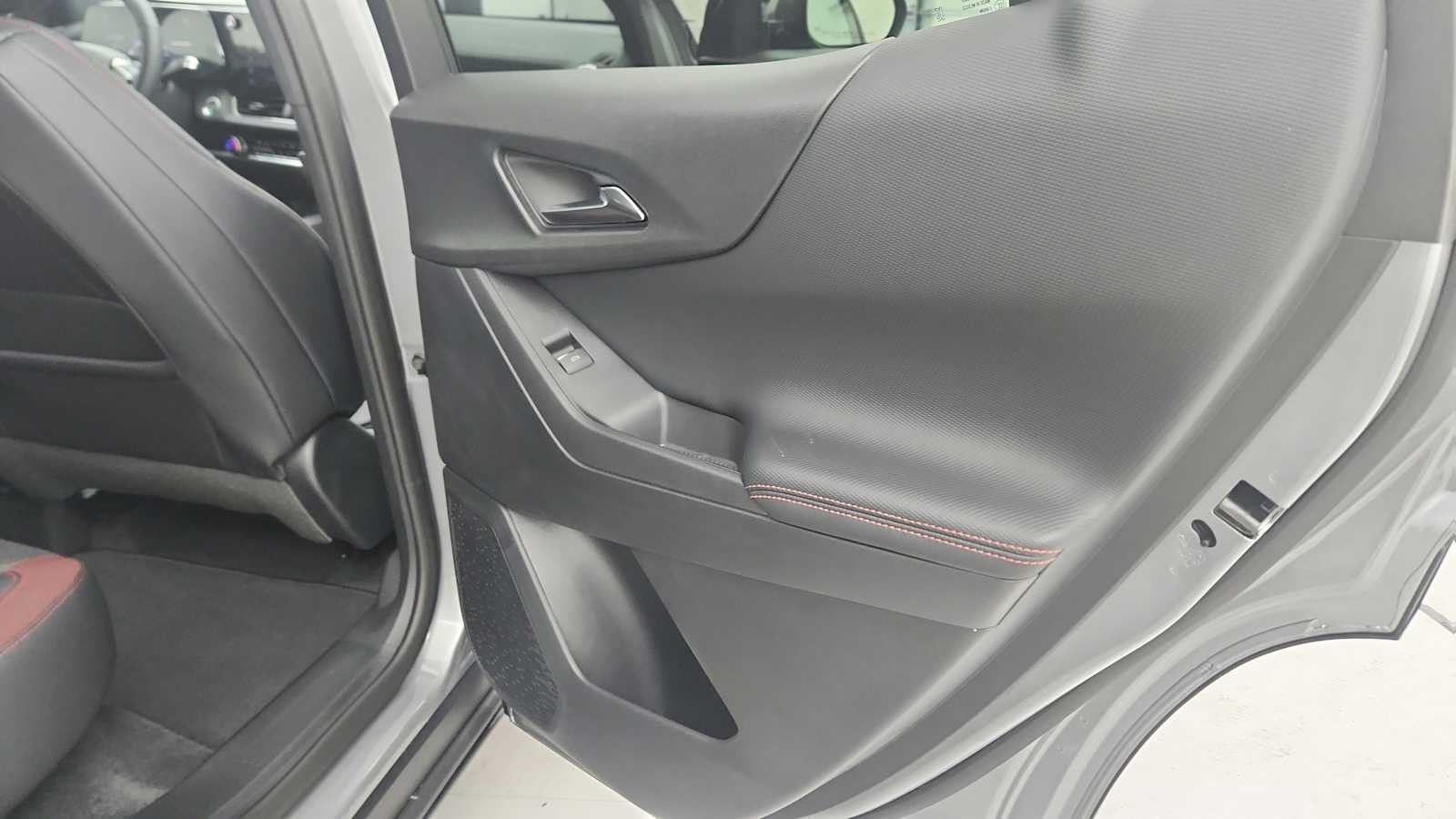 2027 Chevrolet Equinox RS - Photo 29