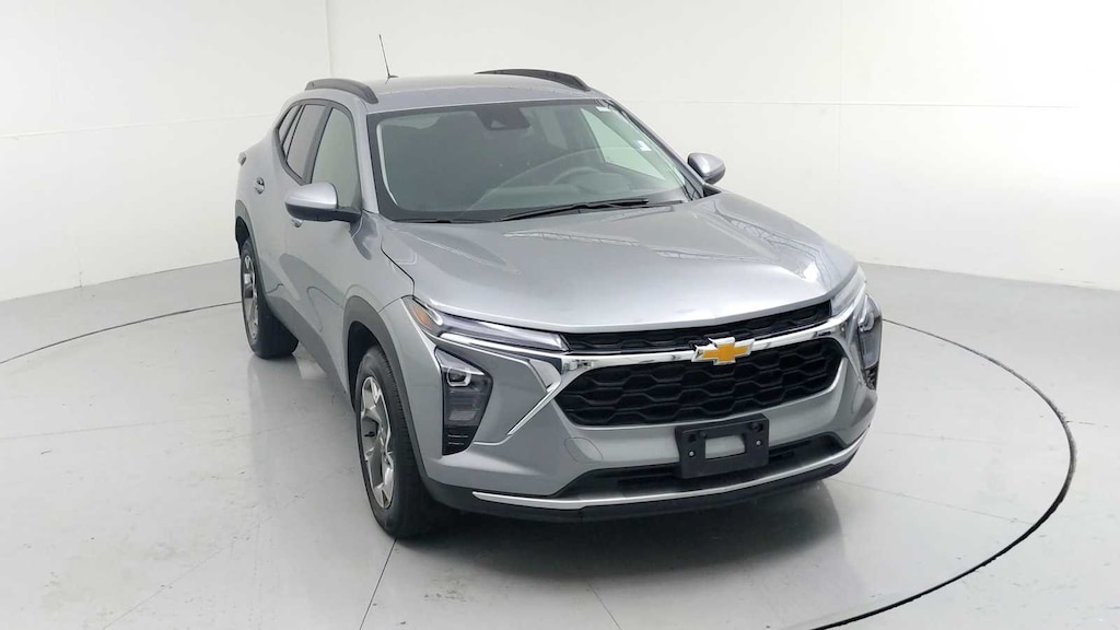 Used 2025 Chevrolet Trax LT SUV