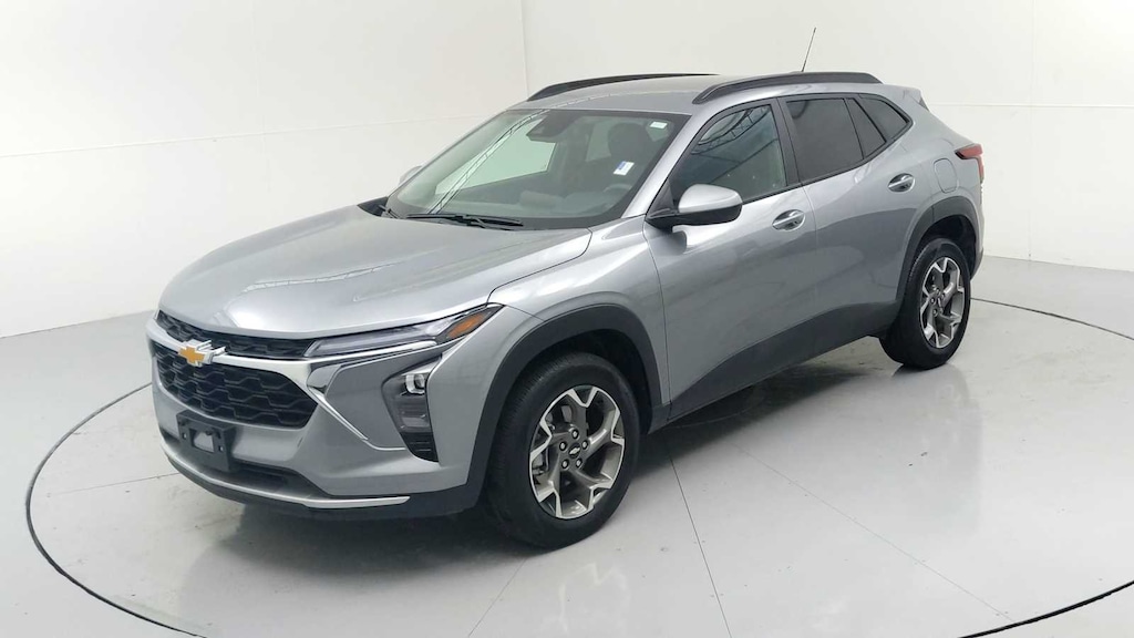 Used 2025 Chevrolet Trax LT SUV