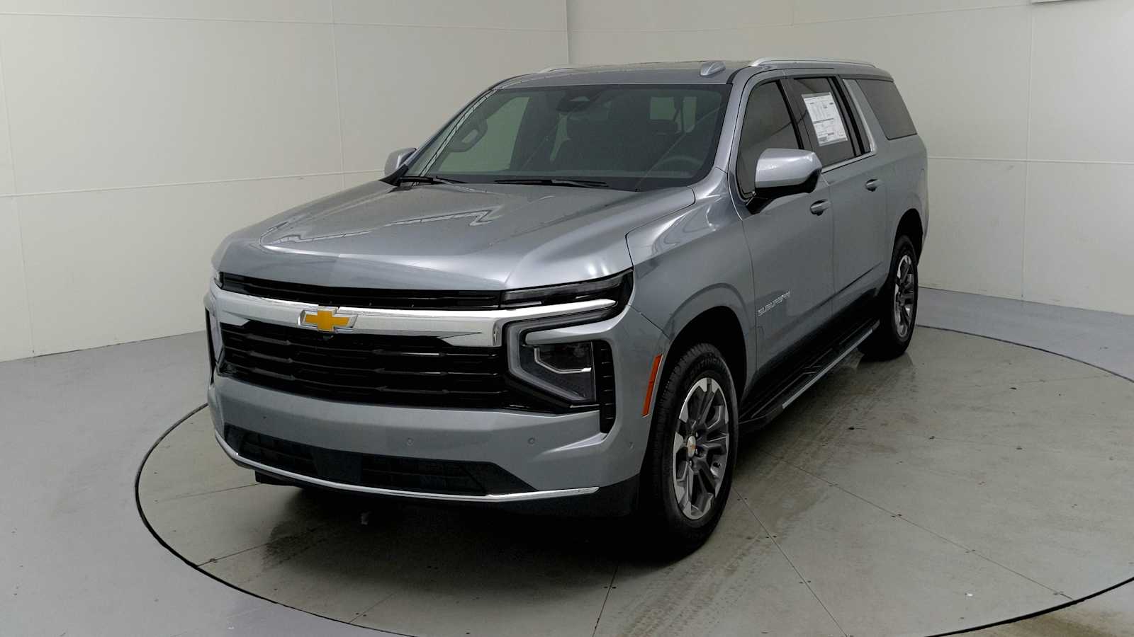 2026 Chevrolet Suburban LS photo 3