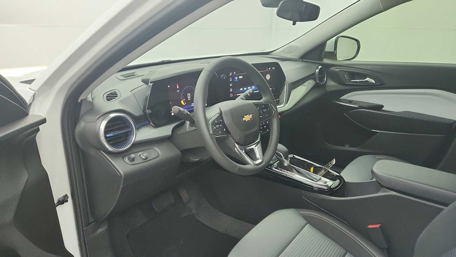 2026 Chevrolet Trax LT - Photo 11
