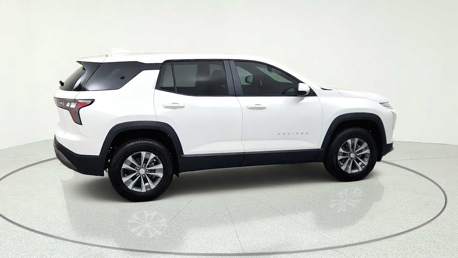 2027 Chevrolet Equinox LT - Photo 10