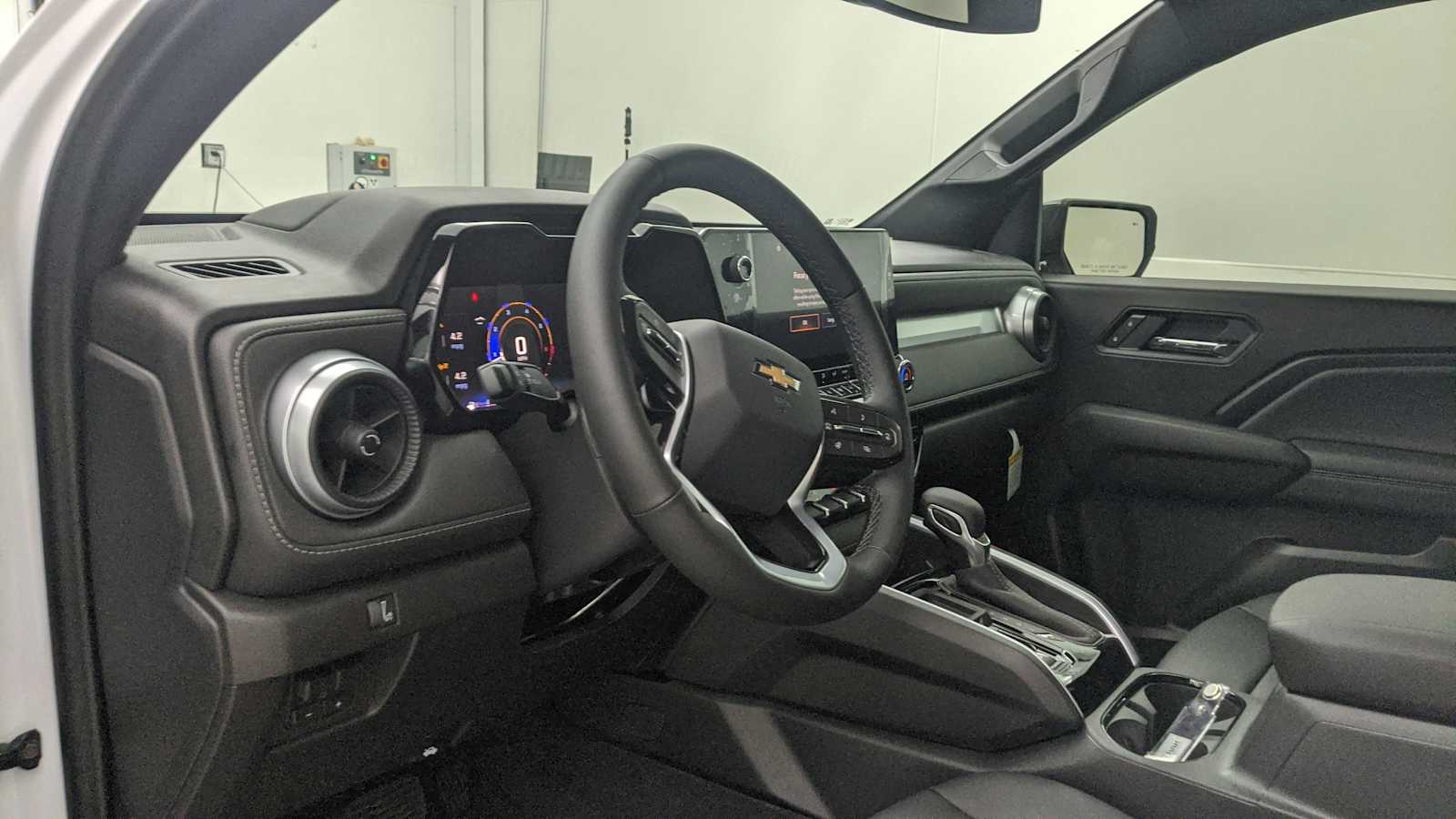 2026 Chevrolet Colorado LT - Photo 11