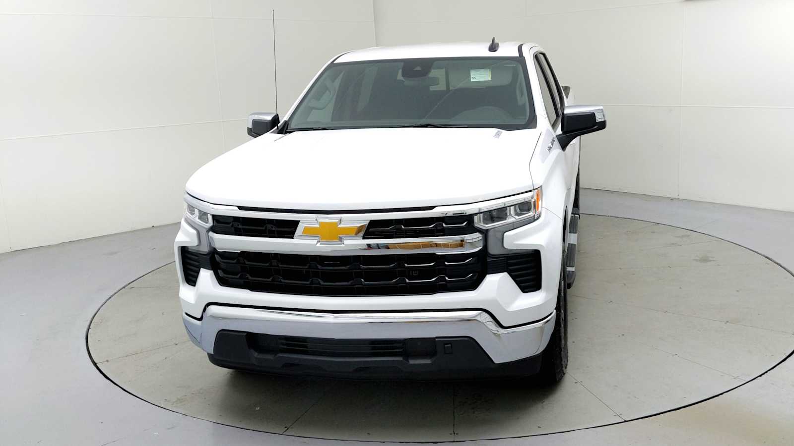 2025 Chevrolet Silverado 1500 LT photo 3