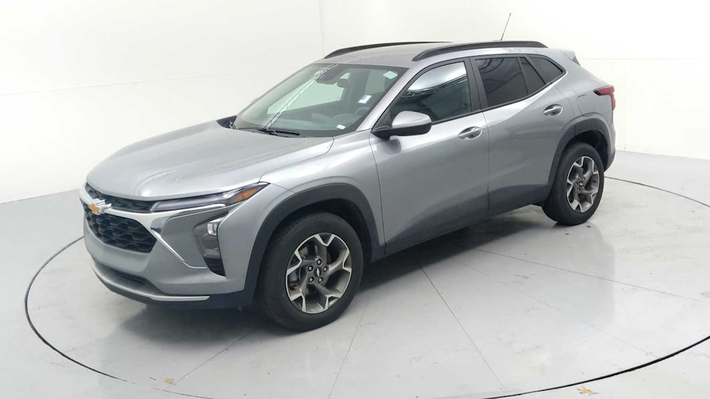 Used 2025 Chevrolet Trax LT SUV