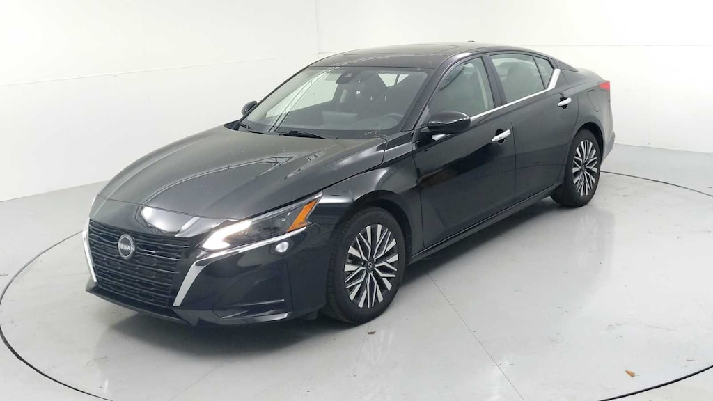 Used 2024 Nissan Altima 2.5 SV Sedan