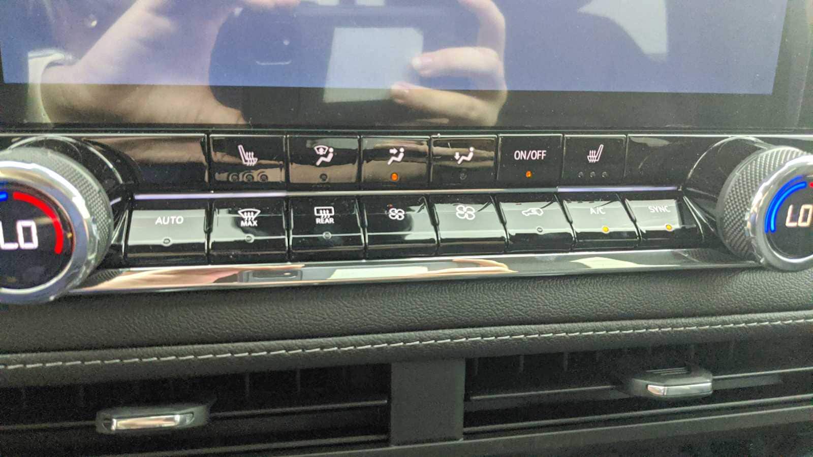 2025 Chevrolet Colorado LT - Photo 21