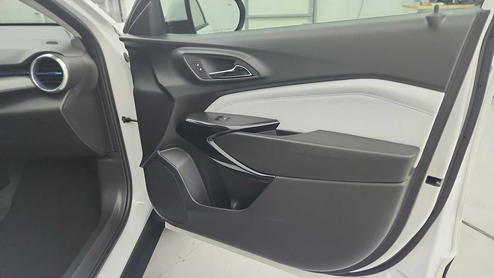 2026 Chevrolet Trax LT - Photo 27