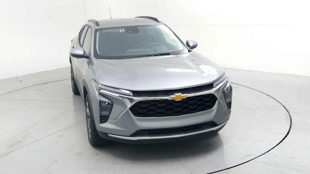 Used 2025 Chevrolet Trax LT SUV