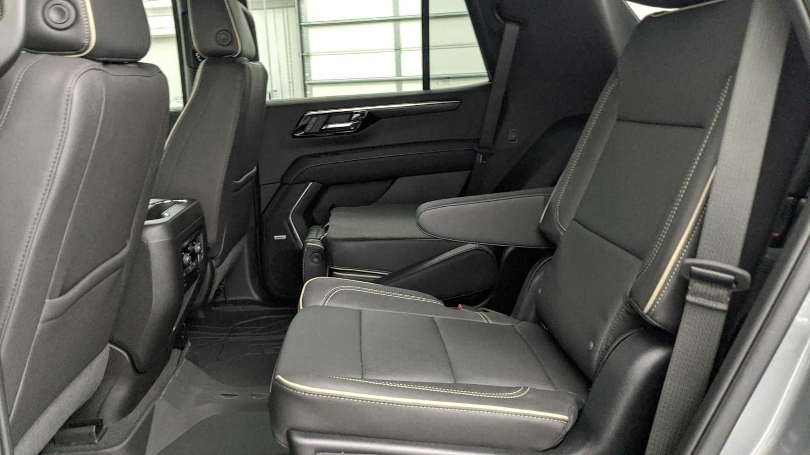 2026 Chevrolet Tahoe Premier - Photo 24