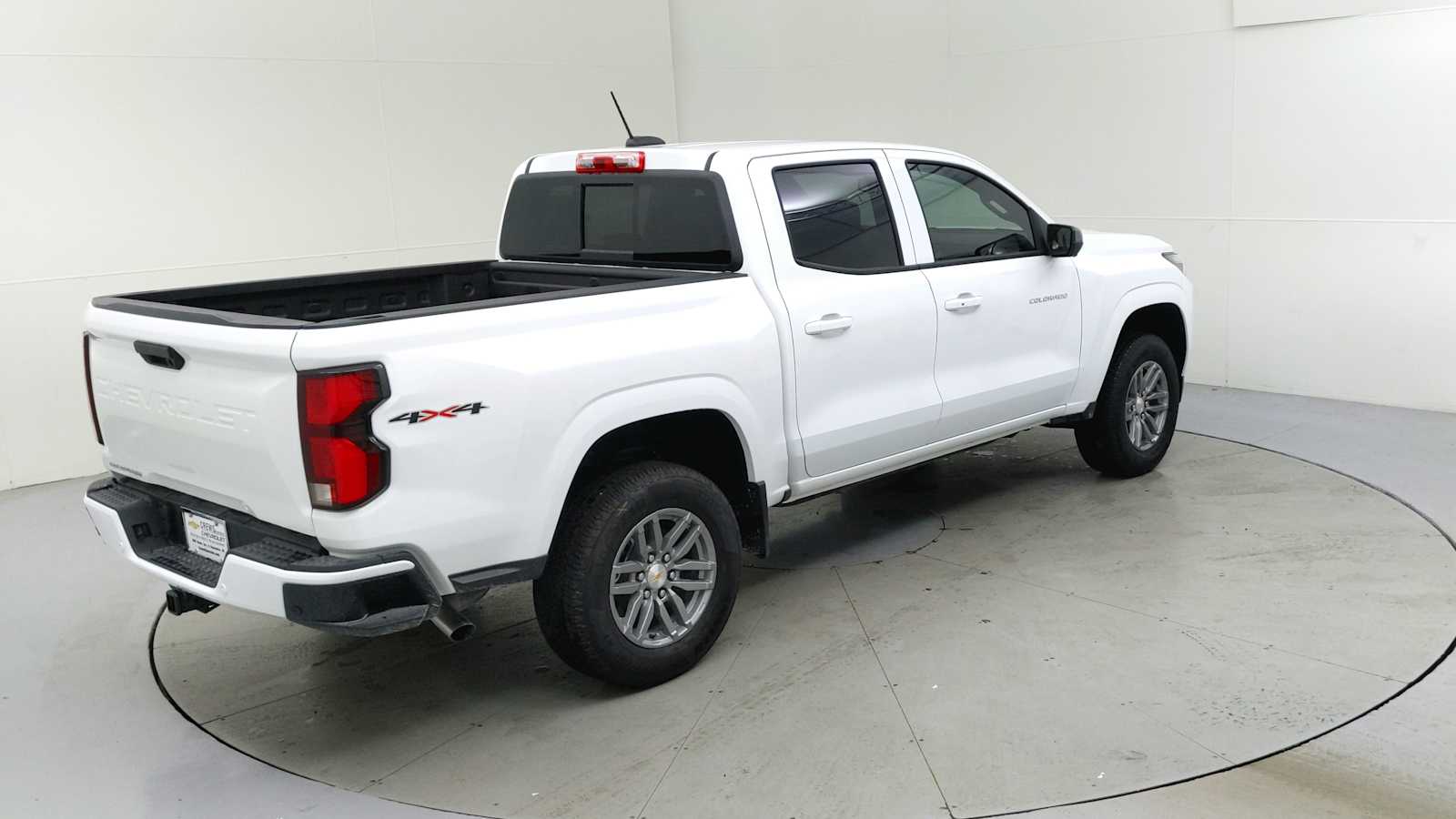 2025 Chevrolet Colorado LT - Photo 10