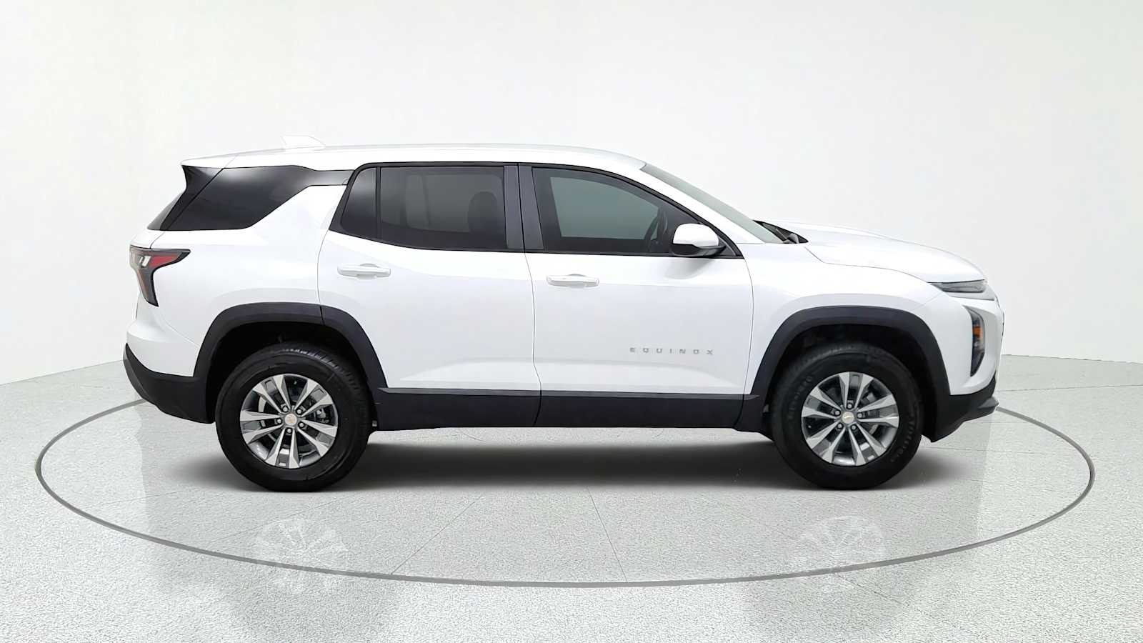 2027 Chevrolet Equinox LT - Photo 10