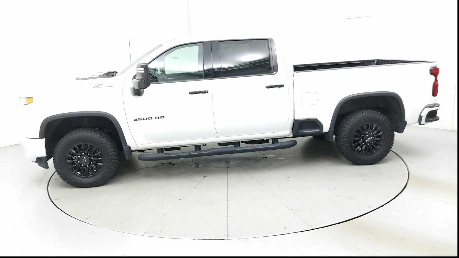 2023 Chevrolet Silverado 2500HD LTZ photo 3