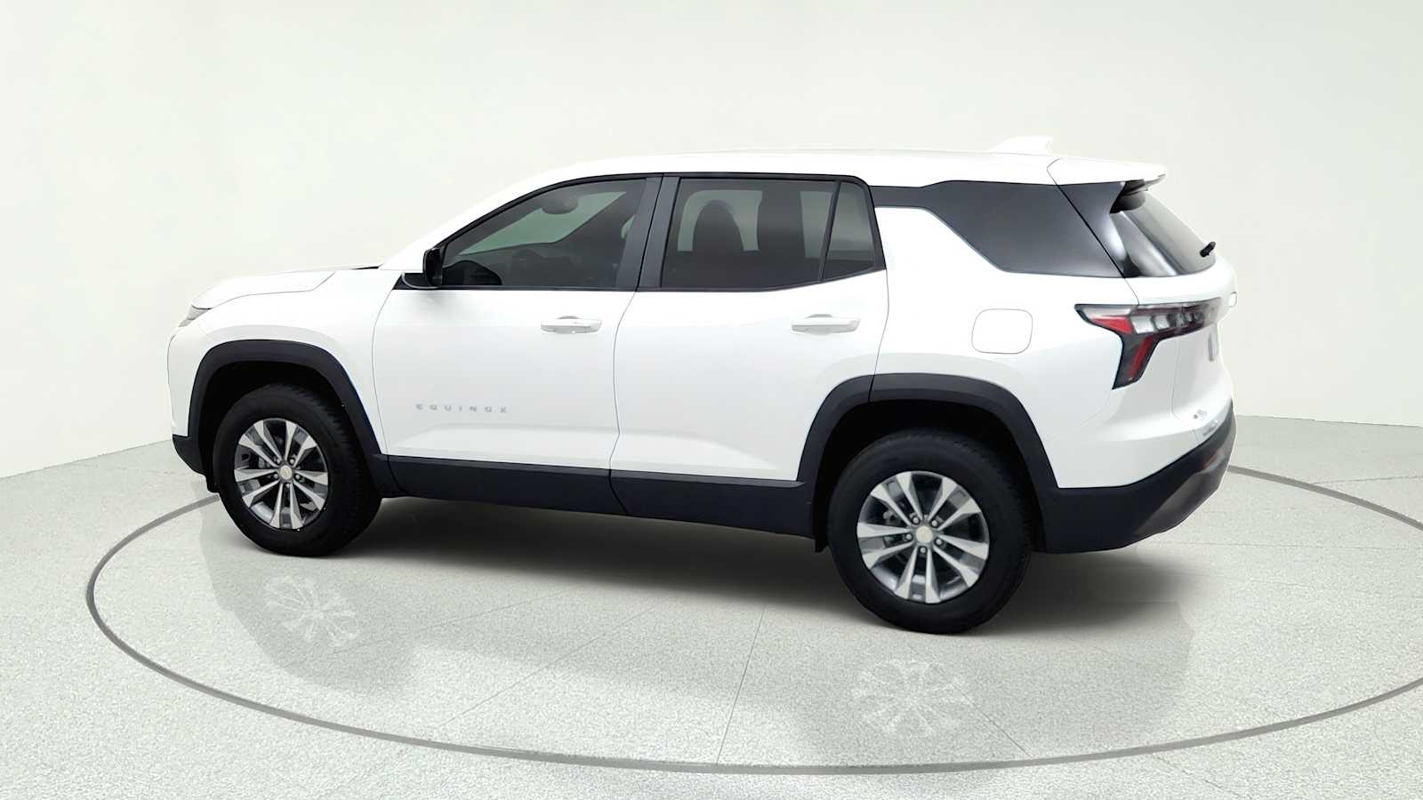 2027 Chevrolet Equinox LT - Photo 6
