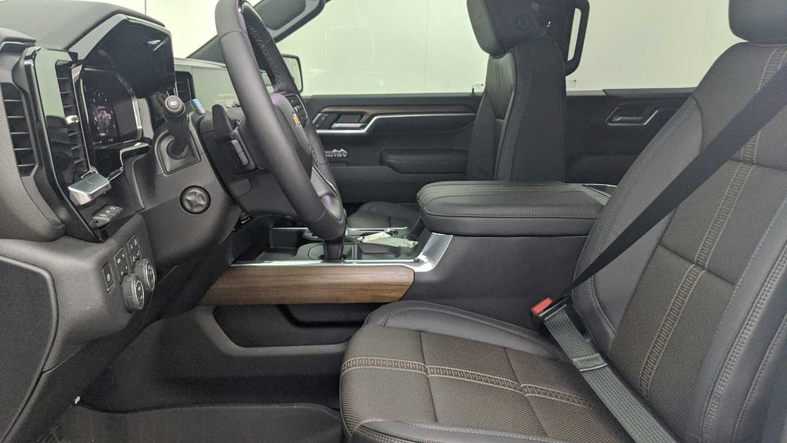 2026 Chevrolet Silverado 1500 High Country - Photo 12