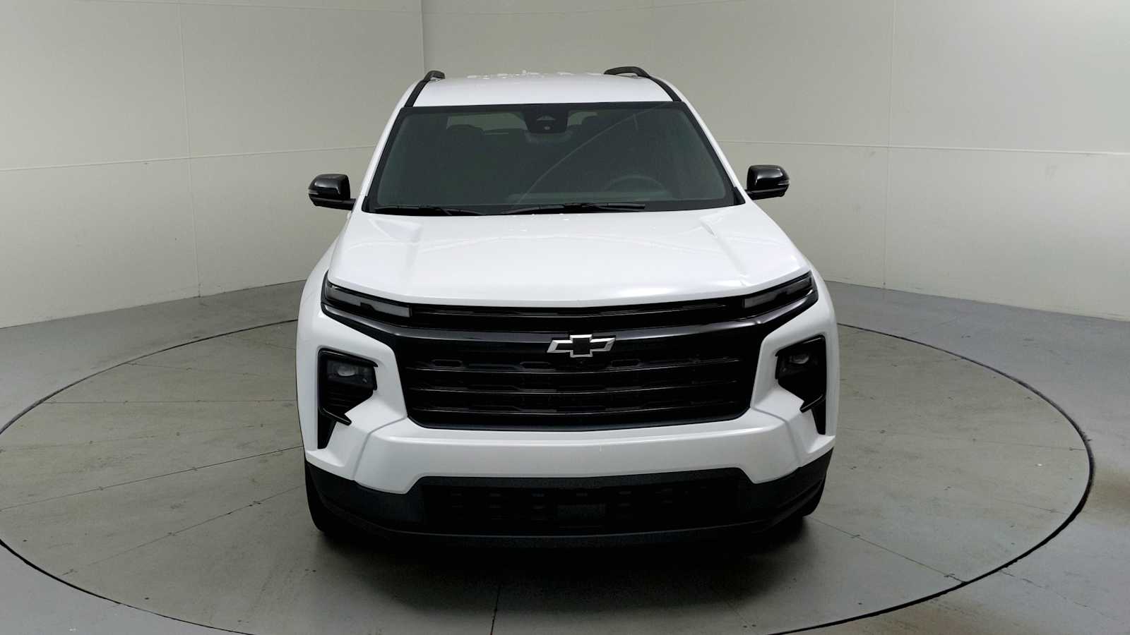 2026 Chevrolet Traverse photo 2