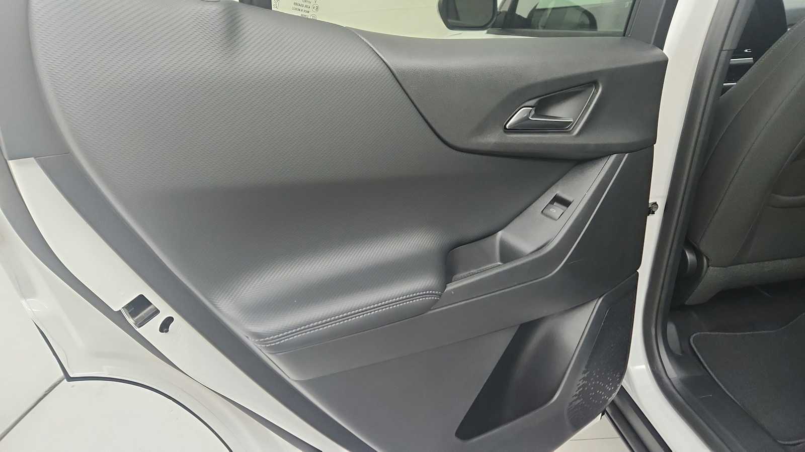 2027 Chevrolet Equinox LT - Photo 22