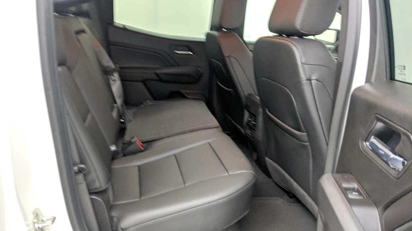 2026 Chevrolet Colorado LT - Photo 30
