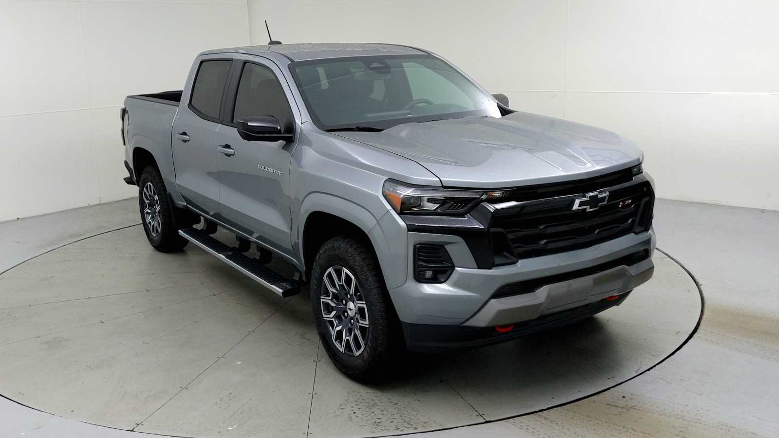 2025 Chevrolet Colorado Z71 photo 2