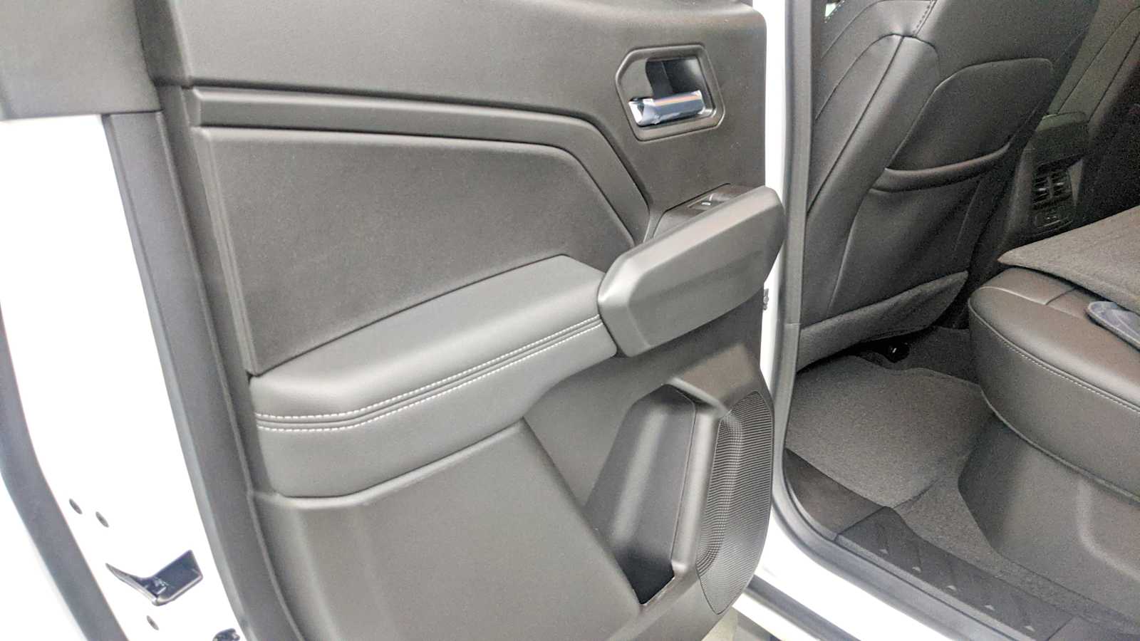 2026 Chevrolet Colorado LT - Photo 25