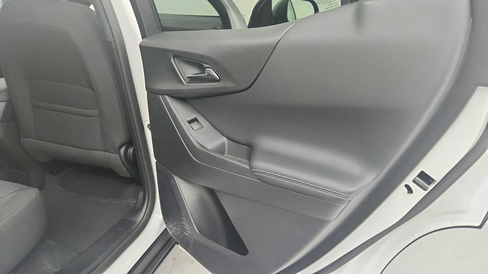 2027 Chevrolet Equinox LT - Photo 28