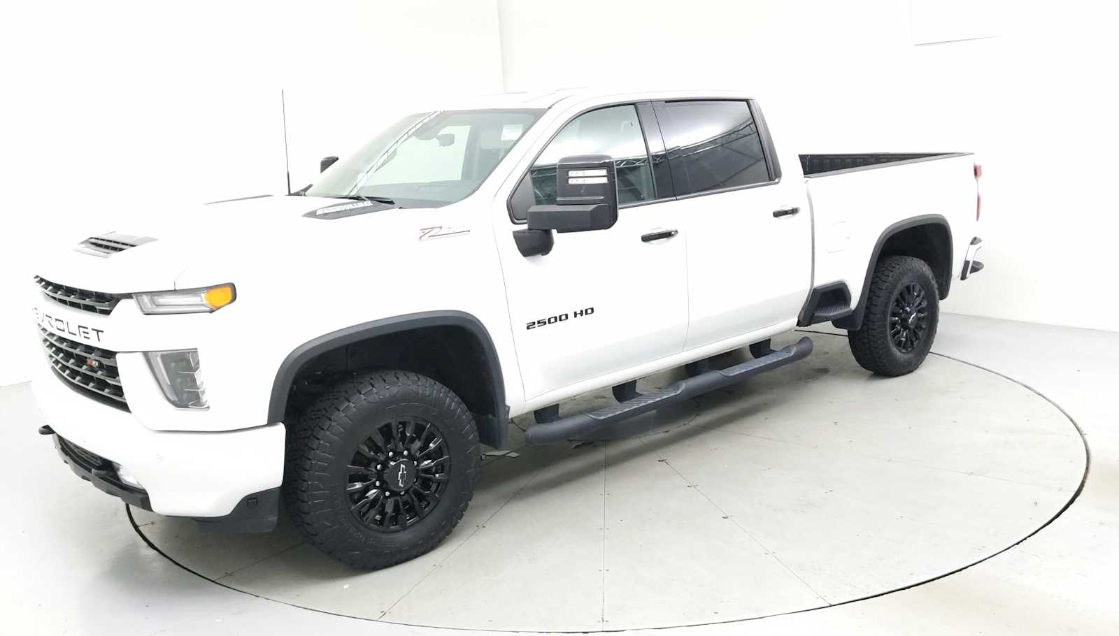 2023 Chevrolet Silverado 2500HD LTZ photo 2