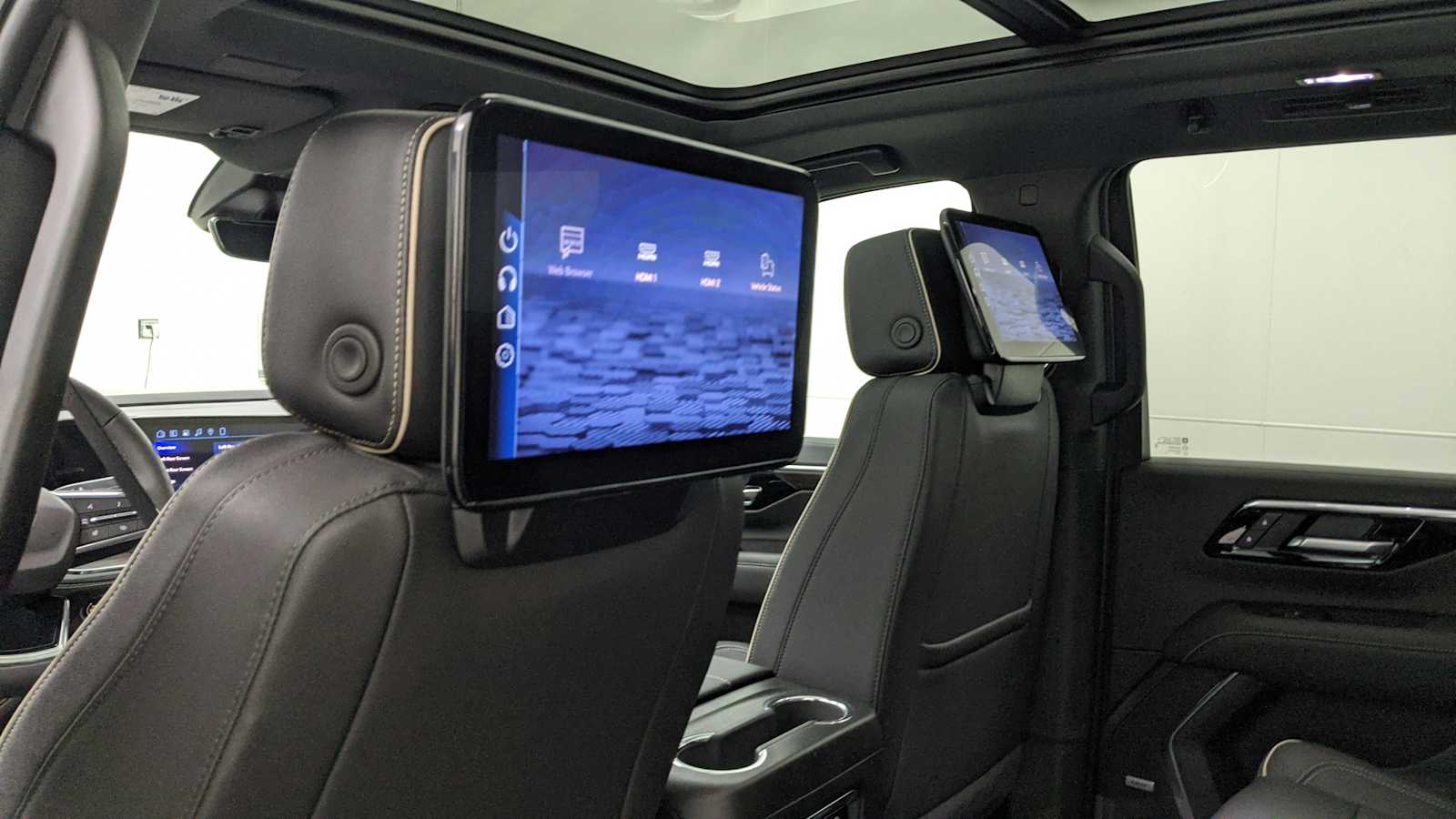 2026 Chevrolet Tahoe Premier - Photo 18