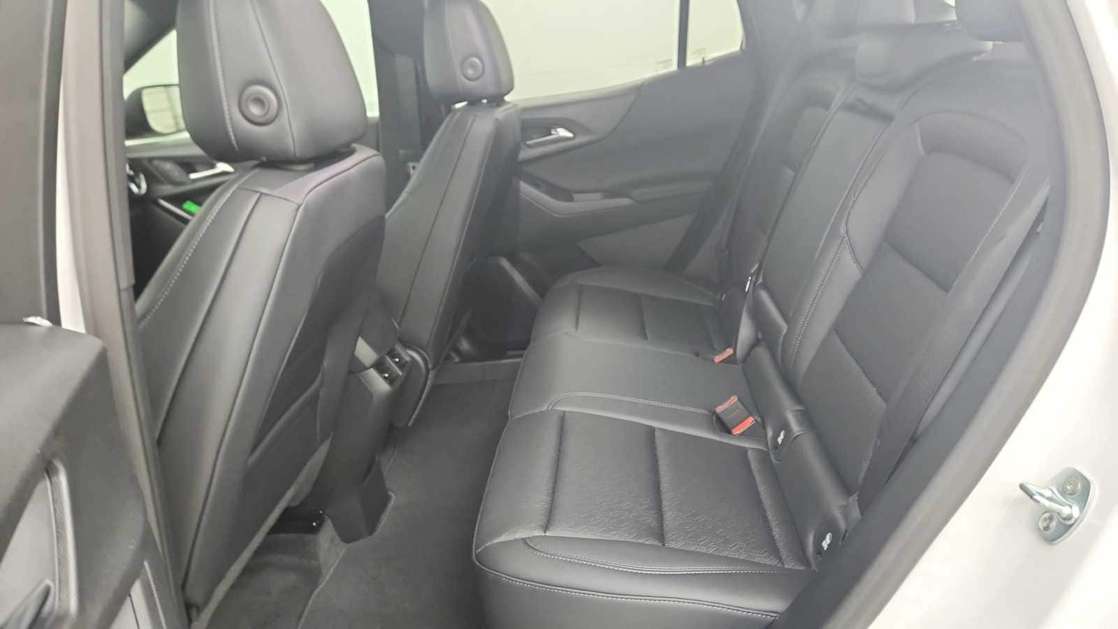 2027 Chevrolet Equinox LT - Photo 22