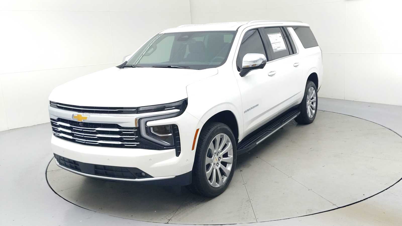 2025 Chevrolet Suburban Premier photo 3