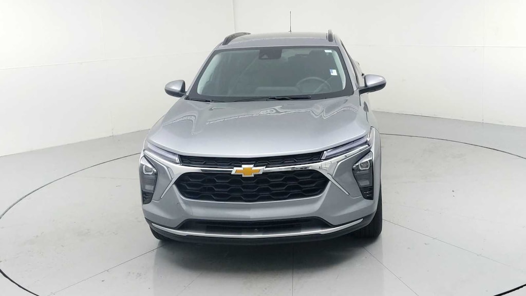Used 2025 Chevrolet Trax LT SUV
