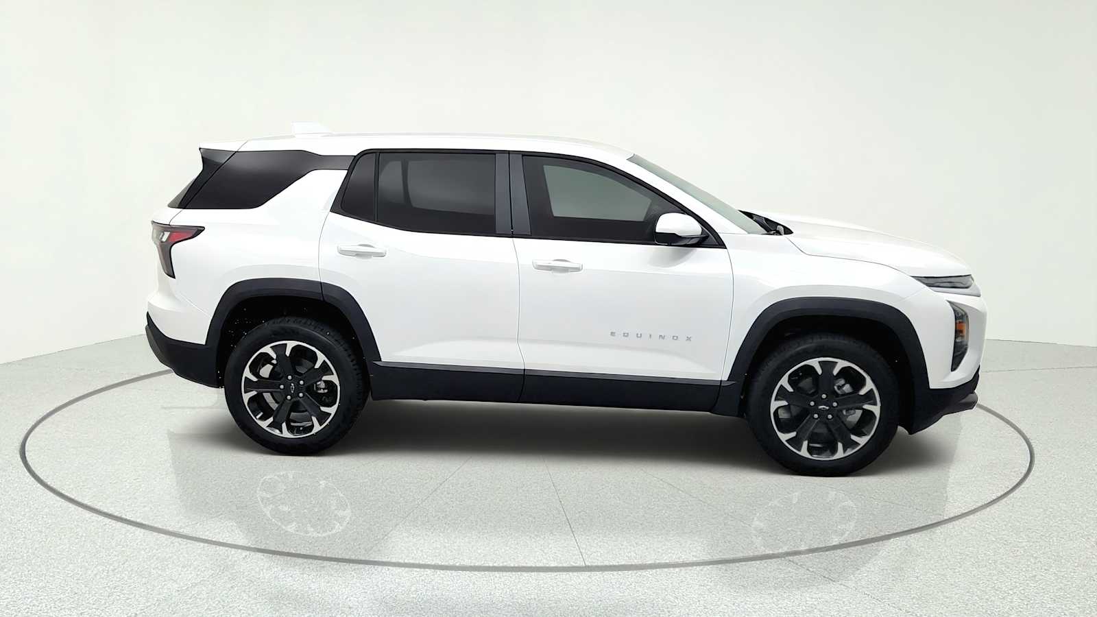 2027 Chevrolet Equinox LT - Photo 10