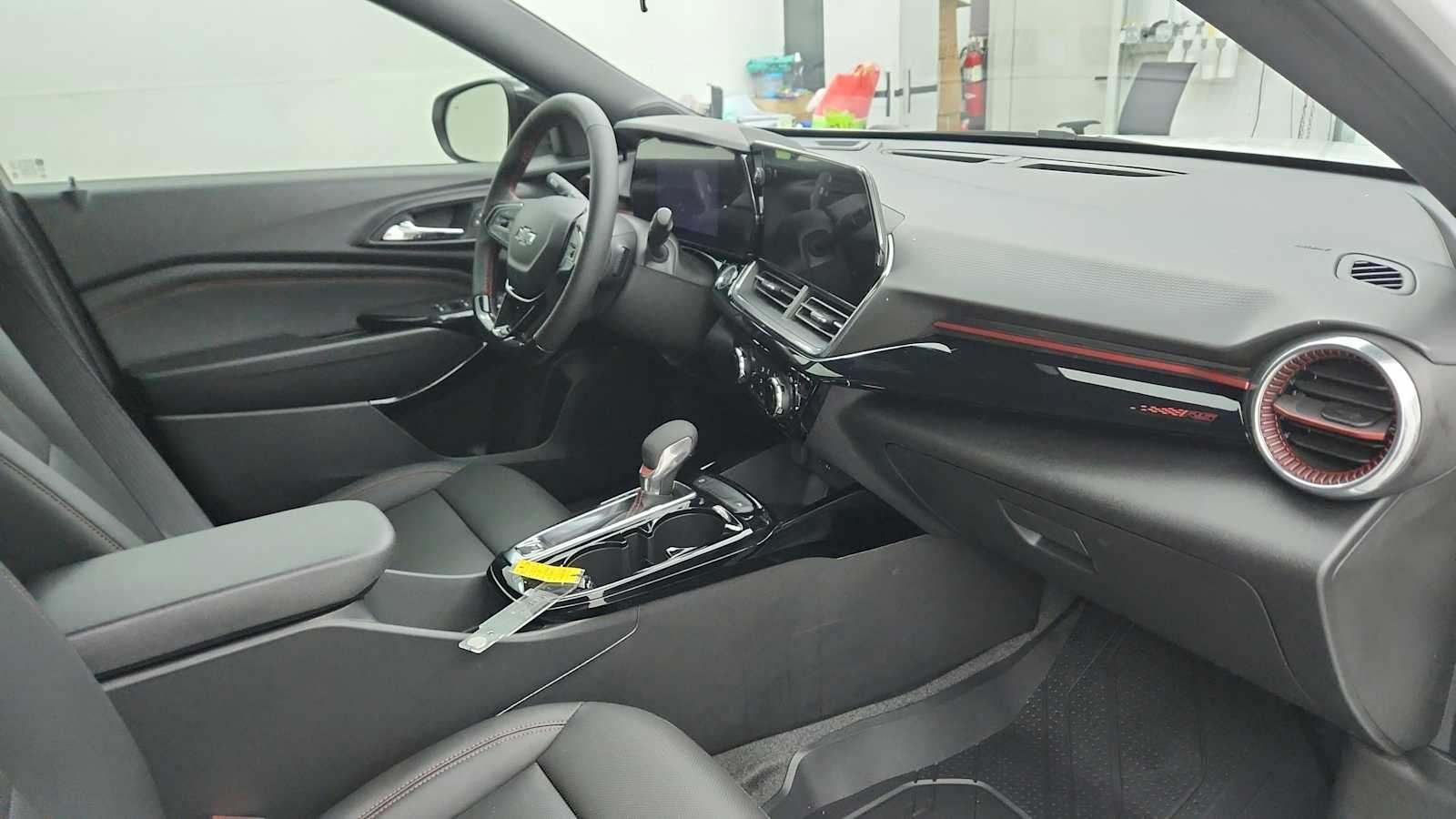 2026 Chevrolet Trax RS - Photo 25